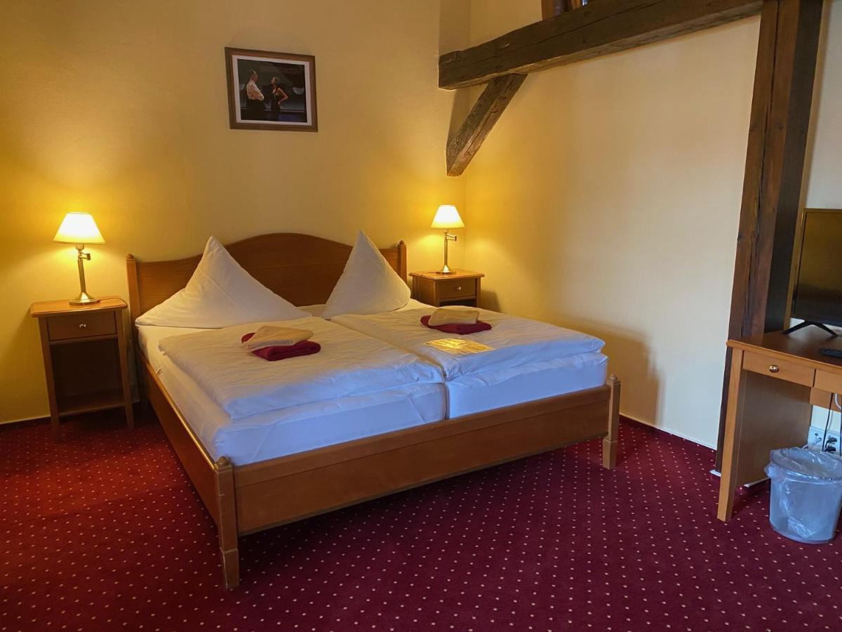 Hotel garni Am Dippeplatz Quedlinburg Bagian luar foto