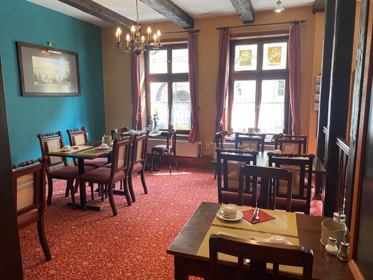 Hotel garni Am Dippeplatz Quedlinburg Bagian luar foto